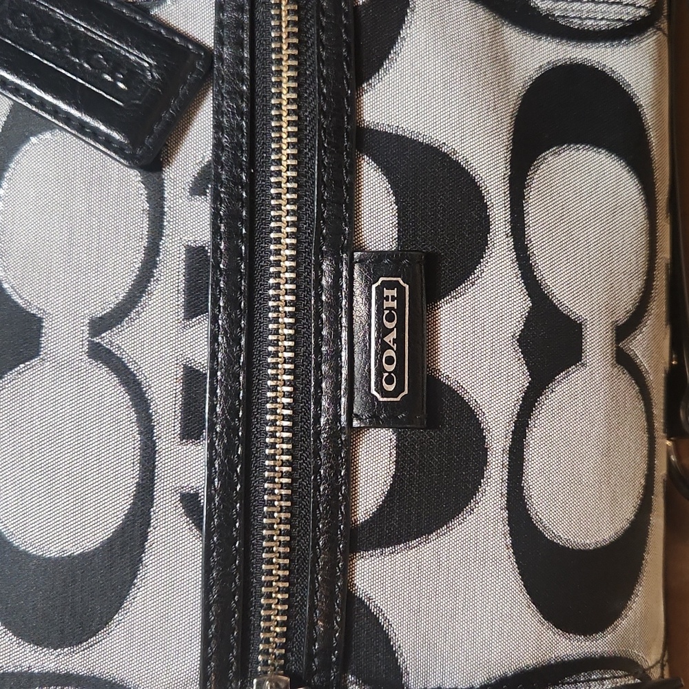 Coach Bag - Picture 3 of 15